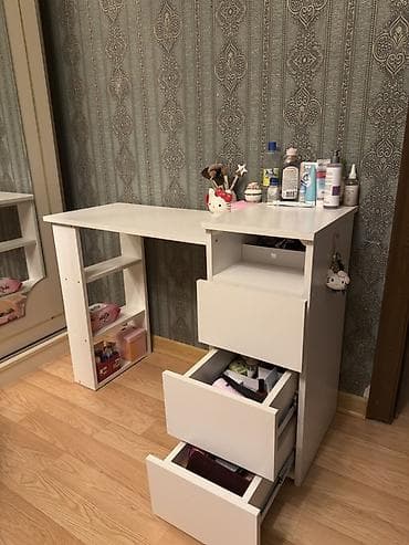 белый офисный стол: Ağ rəngdə kosmetik makyaj masası/çalışma,iş stolü - Kompakt L formalı — 2