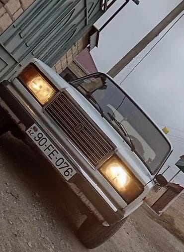 Maşın kimdədisə əlaqə saxlasın əvvəlki maşınımız olub birdəfə baxmaq