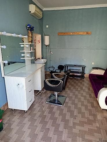 en ucuz mebeller: Tam təchizatlı bərbər/gözəllik salonu sahəsi - Ön qapıda “Barber — 1