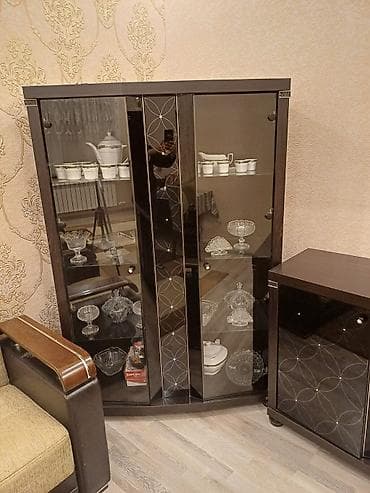 parda: Mebel dəsti – qonaq otağı və yataq otağı üçün Tərkib: - Qonaq otağı — 3