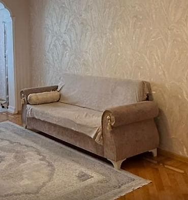 divan olcusu: Klassik üslubda, yumşaq parça üzlü 3 nəfərlik divan. Xüsusiyyətlər: - — 1