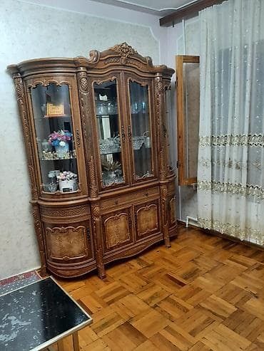 Серванты: Klassik üslubda taxta servan/vitrin - Material: kütləvi ağac (təbii — 1