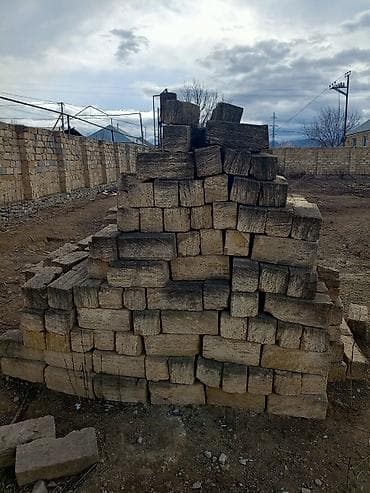 Məhəccərlər: Kubiklər Satılır Vəya Kənt Heyvanları İlə Barter Edilir — 2