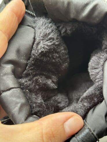 çəkməcə: Qış üçün qadın botları 80 azn alinib az isdifade olunub - Rəng: qara - — 3