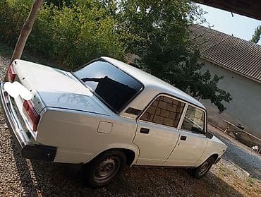 vaz 2107 arxa kapot: VAZ 2107, ağ rəng, sedan kuzov. Xüsusiyyətlər - Mexaniki sürətlər — 6