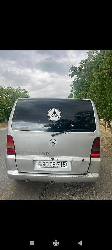 met: Mercedes-Benz Vito: 2.2 l | 2001 il Van/Minivan — 4