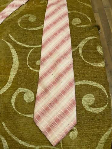 Sviterlər: Qalstuk
4 ədədi 10 azn
Ya bura yada vatsapa yazın — 6