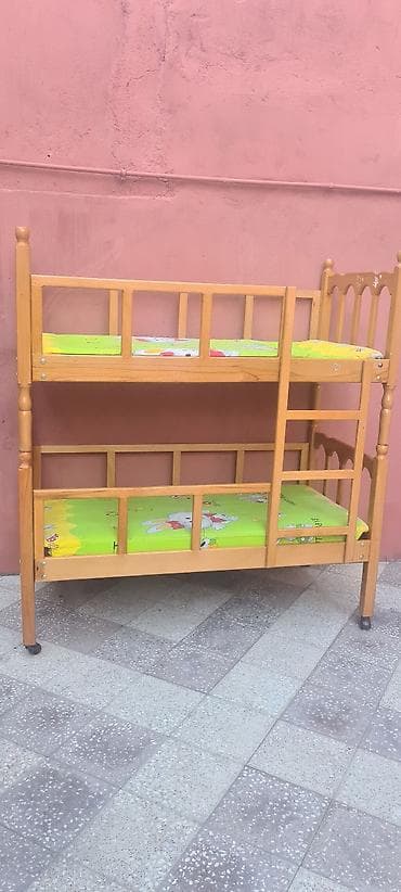 samdan: Uşaq üçün iki mərtəbəli taxta çarpayı, şam ağacından düzəlib - — 1