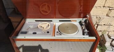 электрофон: ﻿"Романтика-M" radio, maqnitofon və qramofon üçü bir yerdə. 1970-lərin — 4
