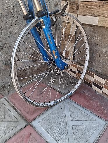 Velosiped ehtiyyat hissələri: Velosipedin ön təkər yığımı - Ölçü: 700c/28" (şin ölçüsünə uyğun — 1