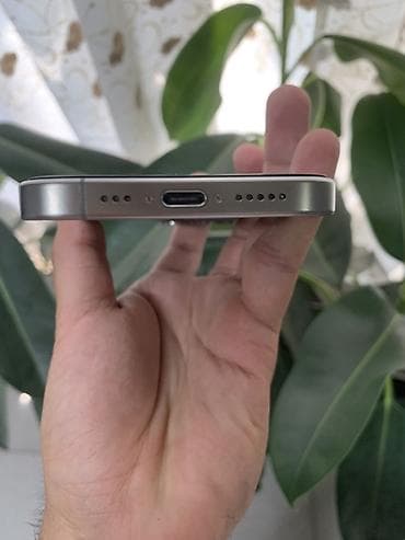 ipon: IPhone 15 Pro, 256 GB, Natural Titanium, Face ID — 5