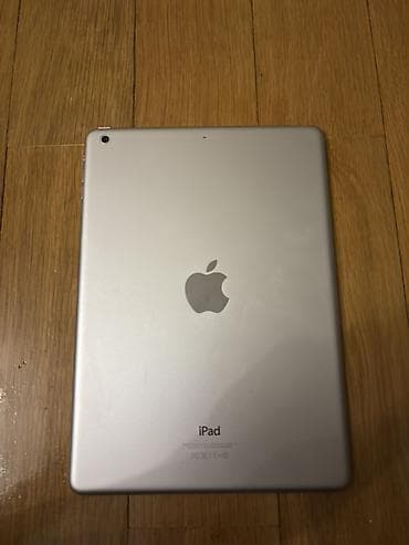 ipad mini 6 qiyməti: Apple iPad air Xüsusiyyətlər: - Rəng: Gümüş - Ekran: 9.7" Retina — 2
