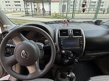 masin: Nissan March: 1.2 l | 2016 il Hetçbek — 3