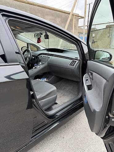 malis teker: Toyota Prius: 1.8 l | 2010 il Sedan — 8