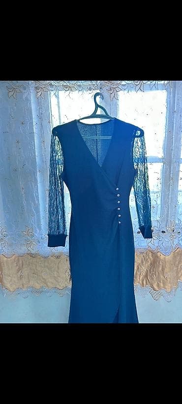 mirvari canta: Zərif lacivərdimsi-mavi qadın donu - Model: V-yaxa, sarafan tipli — 1