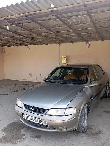 opel vectra b: Opel Vectra: 1.8 l | 1997 il 600560 km Sedan — 3