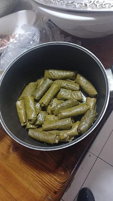 Turşular: Ev üsulu yarpaq dolması - Tərkib: təzə üzüm yarpağı, düyü, qiymə — 1