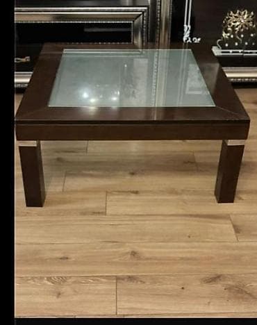 Jurnal masası, Şüşə, Kvadrat masa