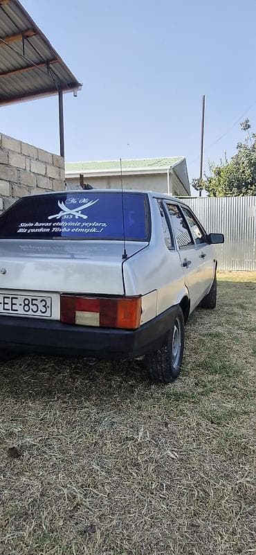 245 35 19: VAZ (LADA) 21099: 1.5 l | 2001 il 276500 km — 4