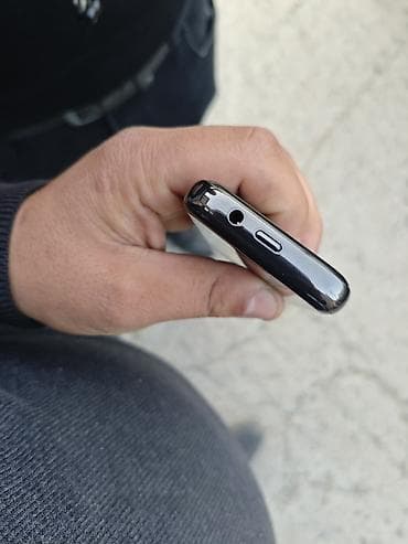 nokia 215 4g: Nokia 8000 4G, 4 GB, rəng - Qara, Düyməli — 5