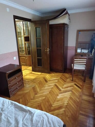 bina az musfiq qesebesi kohne tikili: Yasamal rayonu. Elmlər Akademiyasi metro stansiyası yaxınlığında. 5 — 7