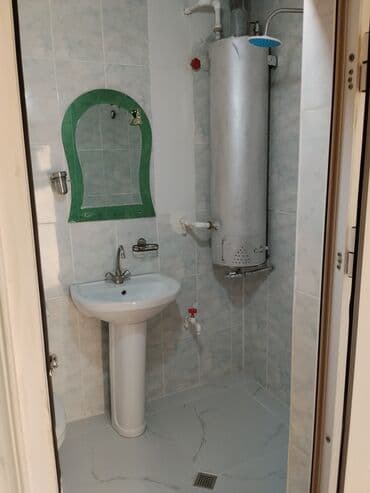 gəncədə yeni tikili bina evləri: Pirborun qarşlsndakl binada 5/5 bir otaq ikiyə düzəlib kirayə verilir — 3