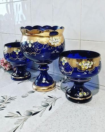 göy daş satışı: Dəst 150 azn
Çox boyuk olcude meyve qabilar — 2