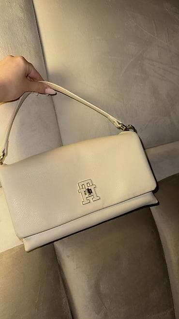 Сумки: Tommy Hilfiger 200 + alinib - Minimalist dizayn, qapaqlı — 3