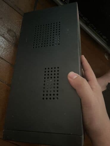 monitor gaming: Qara rəngdə olan Intex şirkətinin kənarları havalandırma üçün — 1