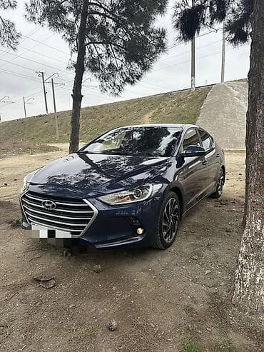 kia rio 2020: Hyundai Elantra: 1.6 l | 2018 il Sedan — 4