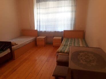 kurdexanida evler: Nizami rayon Icra Hakimiyyətinin arxasinda 5 mərtəbəli binanın 1ci — 1