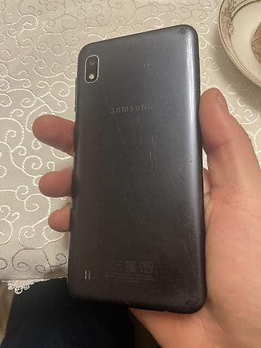 Samsung Galaxy A10 — 3