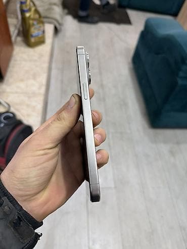 cemsan su qizdirici: IPhone 17 Pro, Natural Titanium — 2