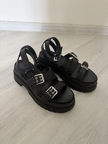 botinkalar 39: Bershka, Ölçü: 39, rəng - Qara, İşlənmiş — 1