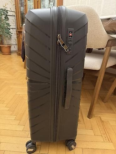 cemodanlar: Чемодан темно серого цвета, размер L один раз пользовались, впереди — 2