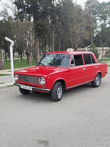 s yan guzguler: VAZ 2101 “Jiquli” – klassik 4 qapılı sedan Xüsusiyyətlər: - Kuzov — 3