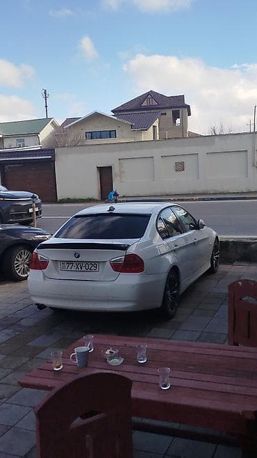 BMW 3 series: 2 l | 2006 il Sedan