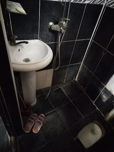 otaq 13: Qiymeti 300 azen ev 71 kvadratRaboci prosbekt kiraye ev verilir 2 otaq — 5