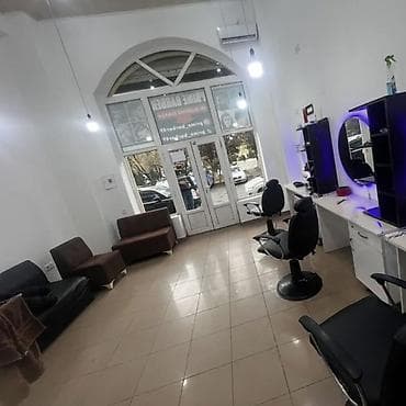 Kreslolar satılır 3 ədəddir biri 70 manata işqaflar güzgülər salonda — 1