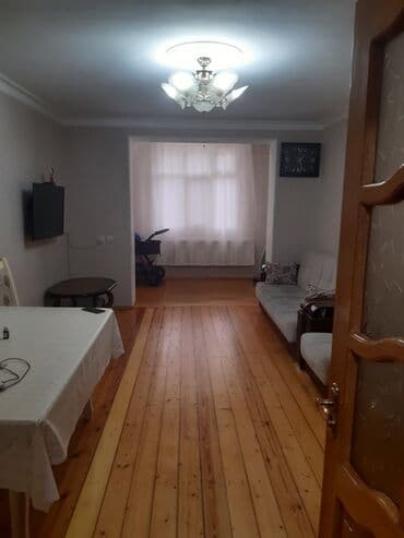 tələbələr üçün kirayə evlər otaq yoldası: 3 otaqlı, 59 kv. m, Orta təmir — 8