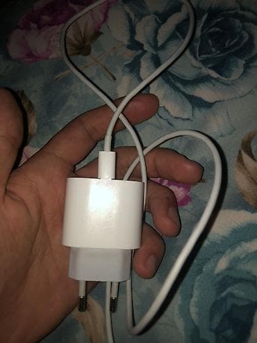 apple mac: Ağ rəngli divar adapteri və kabel dəsti. - İki sancaqlı (EU tip) — 1