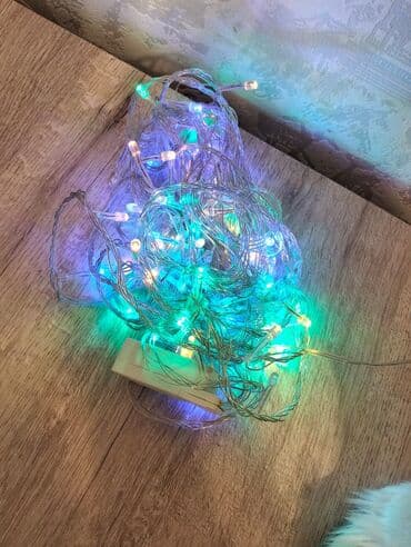 Rəngli LED işıq qirlyanda - Şəffaf naqilli, çoxsaylı LED lampalar -