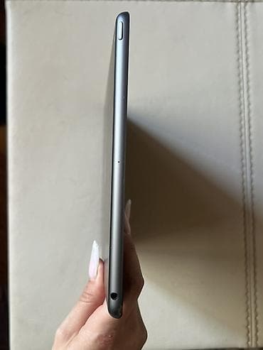 mini digital kamera: İşlənmiş Apple iPad 7 (2019), 10,2", 64 GB, Ünvandan götürmə — 8