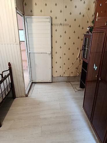 Otaqlar: Salam ev yalnız xanımlara verilir koroğlu metro st yaxınlığıdı evdə — 5