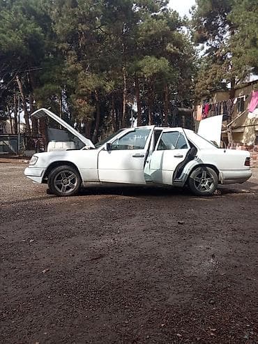 map sensor opel: Mercedes-Benz E-Sinfi (W124) sedan, ağ rəng. - Kuzov: 4 qapılı, geniş — 3