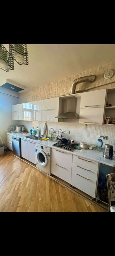 купить кухонную мебель бу: Mətbəx mebeli satılır. Qiymət 350 azn. Ölçü 4,50sm. Üzərində moyka — 1