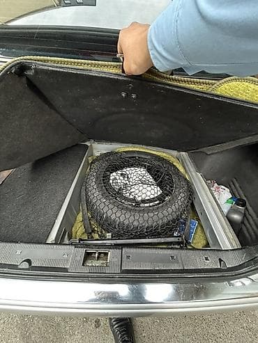 niva kapotu: Mercedes-Benz E-Class (W210) sedan - Ban növü: sedan, 4 qapı - Rəng — 3