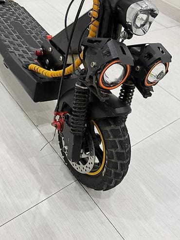 Elektrik skuter – güclü işıqlandırma və tam asqı sistemi — 9