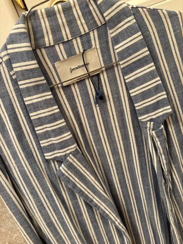 qara pencek: M razmer
Stradivarius — 3