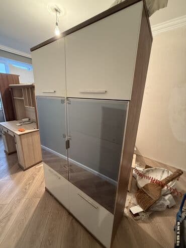 alminum qapi: Açılan, 1 qapı Düz dolab — 3